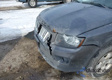 2016 Jeep Compass Latitude z USA, uszkodzony, nr VIN 1C4NJCEA0GD676490